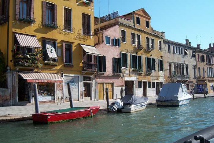 100_1756 small VENICE.jpg - 321122 Bytes